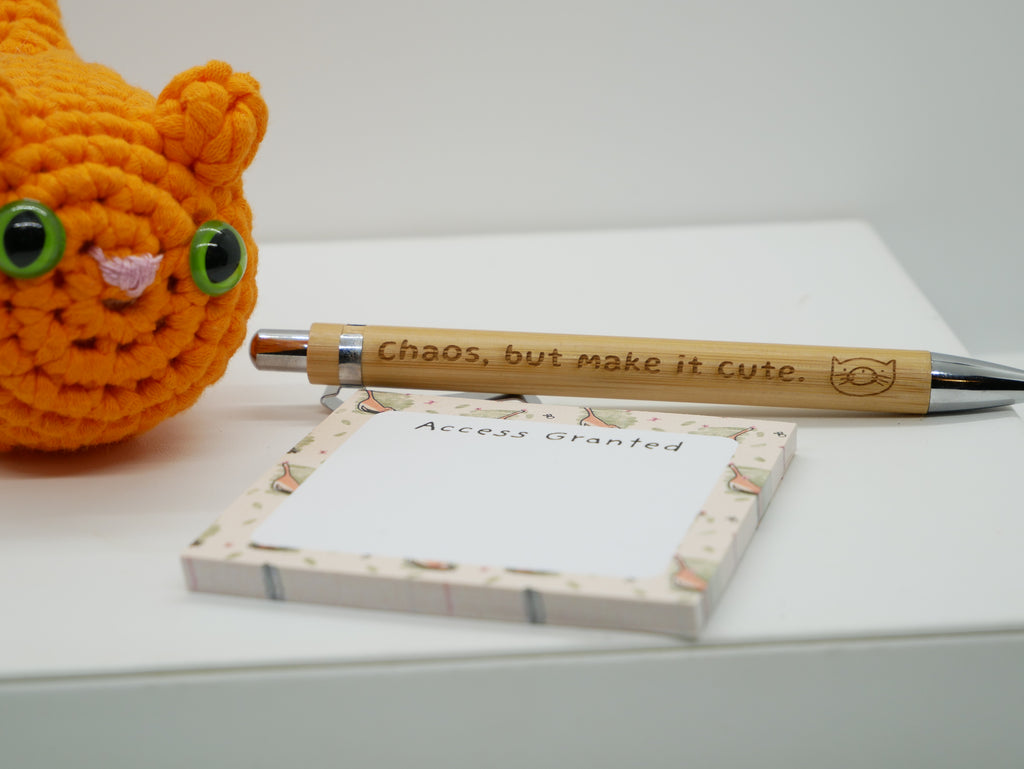 Simba Sticky Notes & Engraved Bamboo Pen Desk Set – Cat Lover Stationery