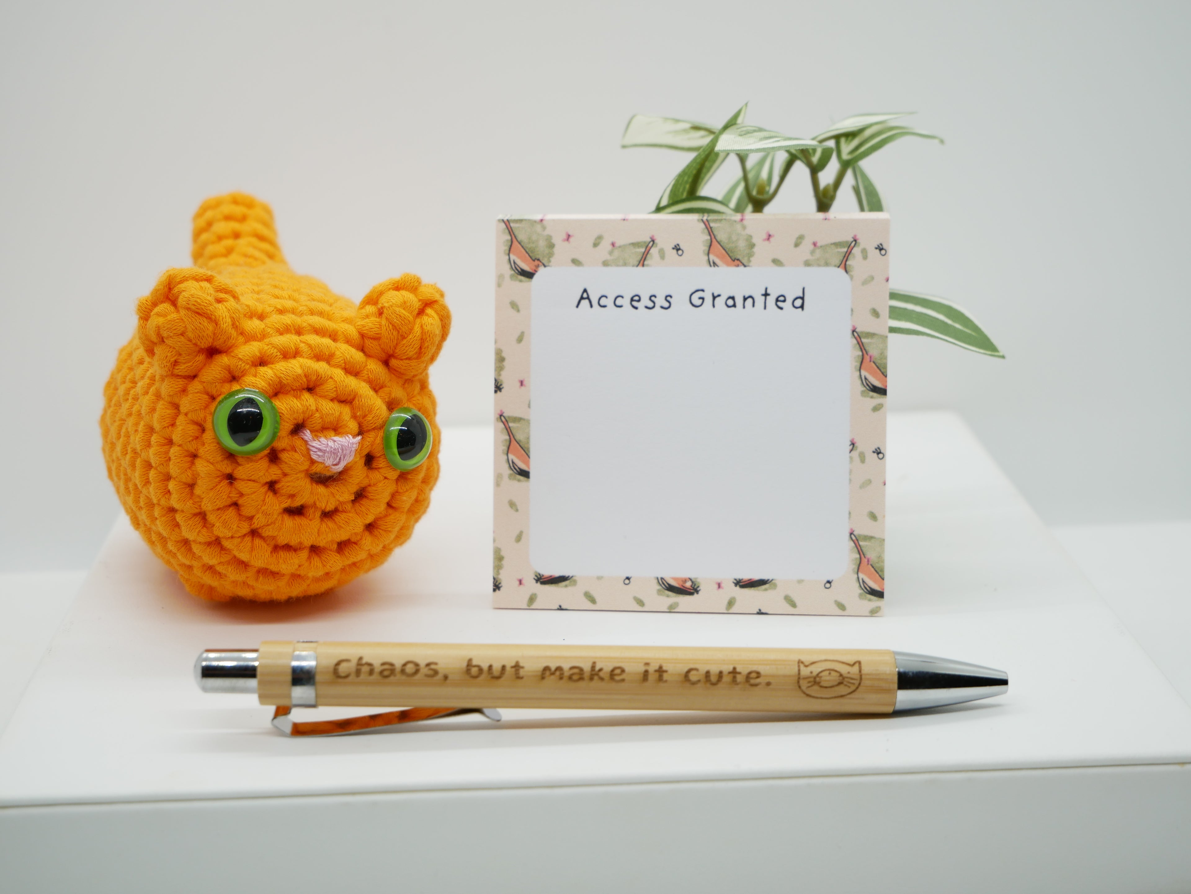 Simba Sticky Notes & Engraved Bamboo Pen Desk Set – Cat Lover Stationery